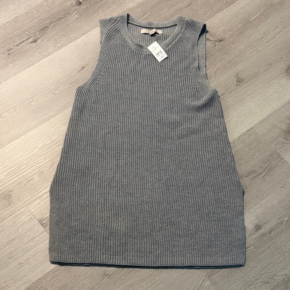 LOFT Gray Sleeveless‎ Sweater